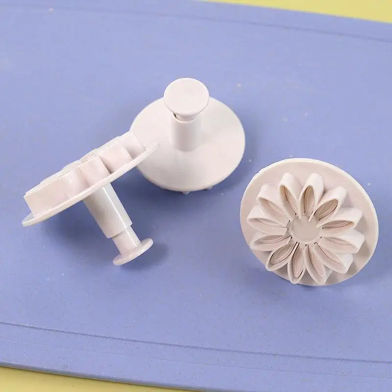 4-Piece Flower Fondant Plunger Cookie Cutter Mold Set Cookie Cutter Mold Nixie