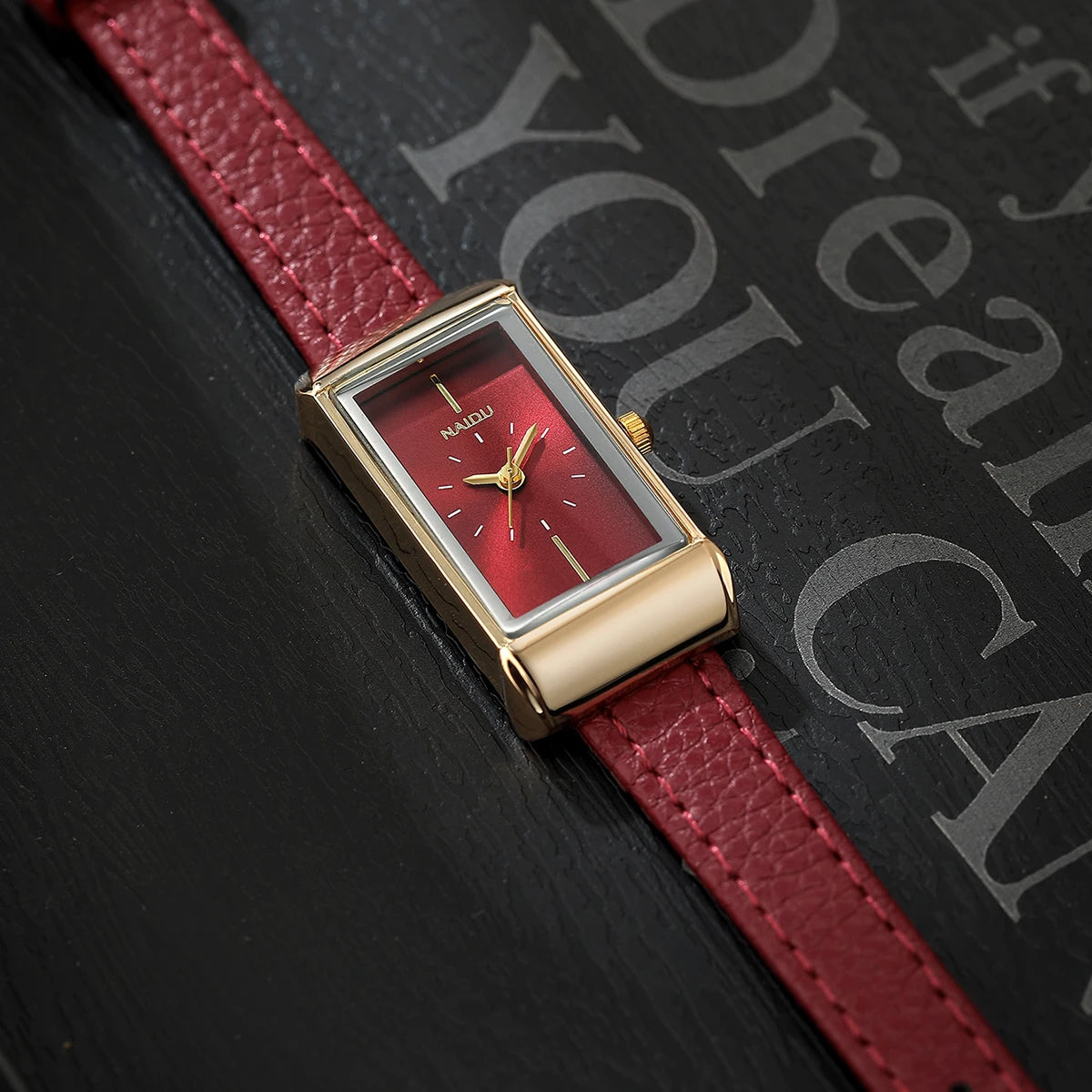Women's Retro Square Quartz Watch with Leather Strap | Naidu