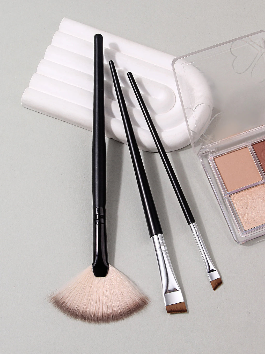 Nixie 3-Piece Makeup Brush Set – Highlighter, Eyebrow & Eyeliner Makeup Brush Set Nixie