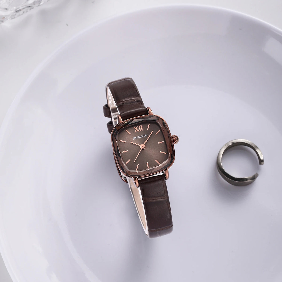REBIRTH Casual Quartz Watch | Leather Band, Alloy Case Quartz Wristwatch Nixie