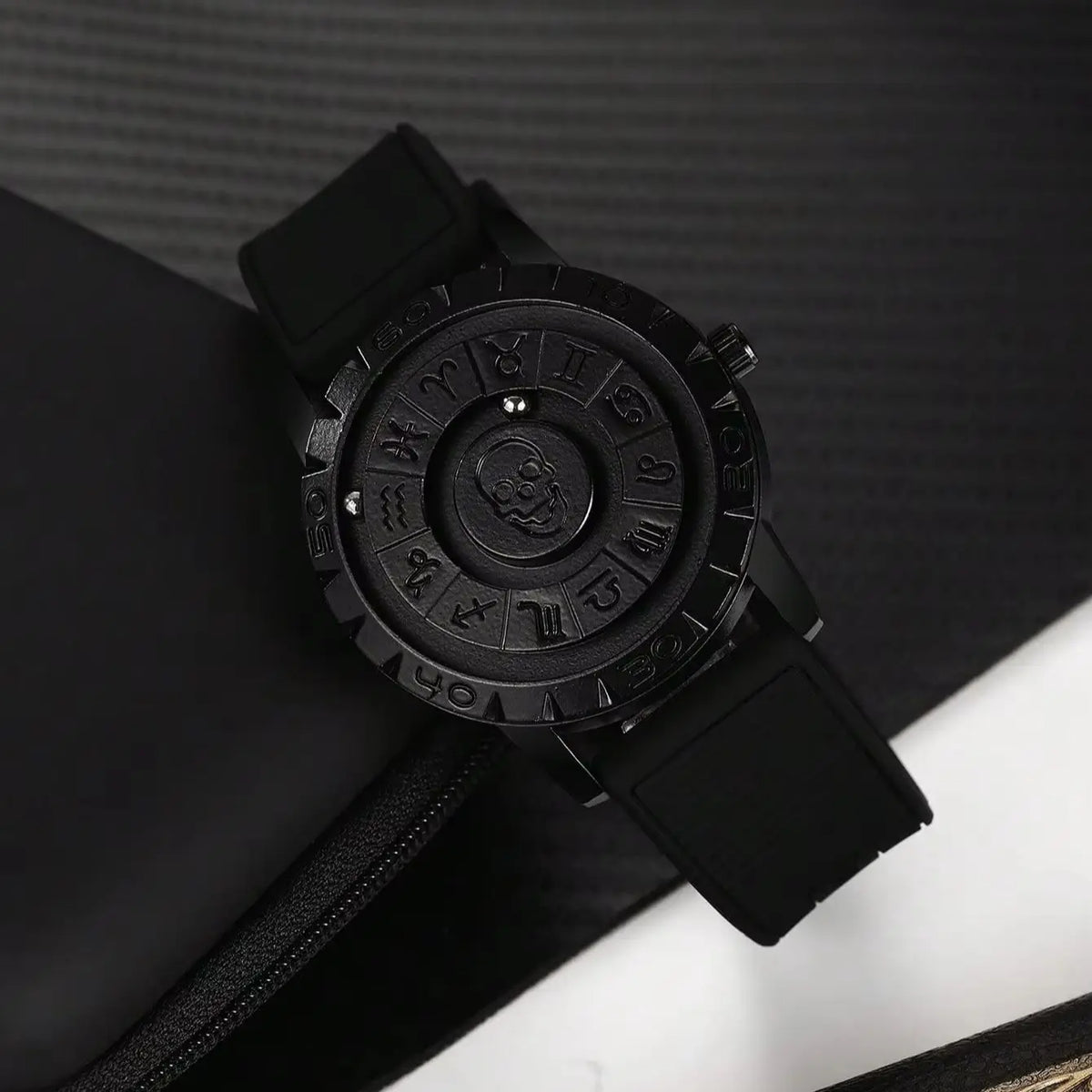 REBIRTH Magnetic Rolling Pointer Quartz Watch | Silicone Strap Quartz Wristwatch Nixie