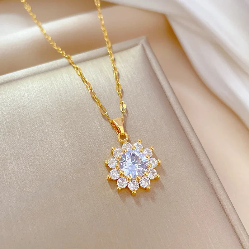 Flower Pendant Choker Necklace – Gold Stainless Steel Women