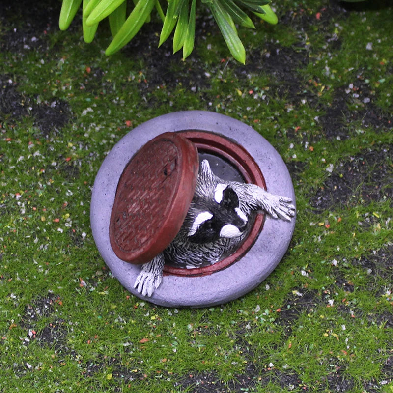 Raccoon Manhole Cover Garden Ornament – Resin Microlandscape Decor Garden Resin Ornament Nixie