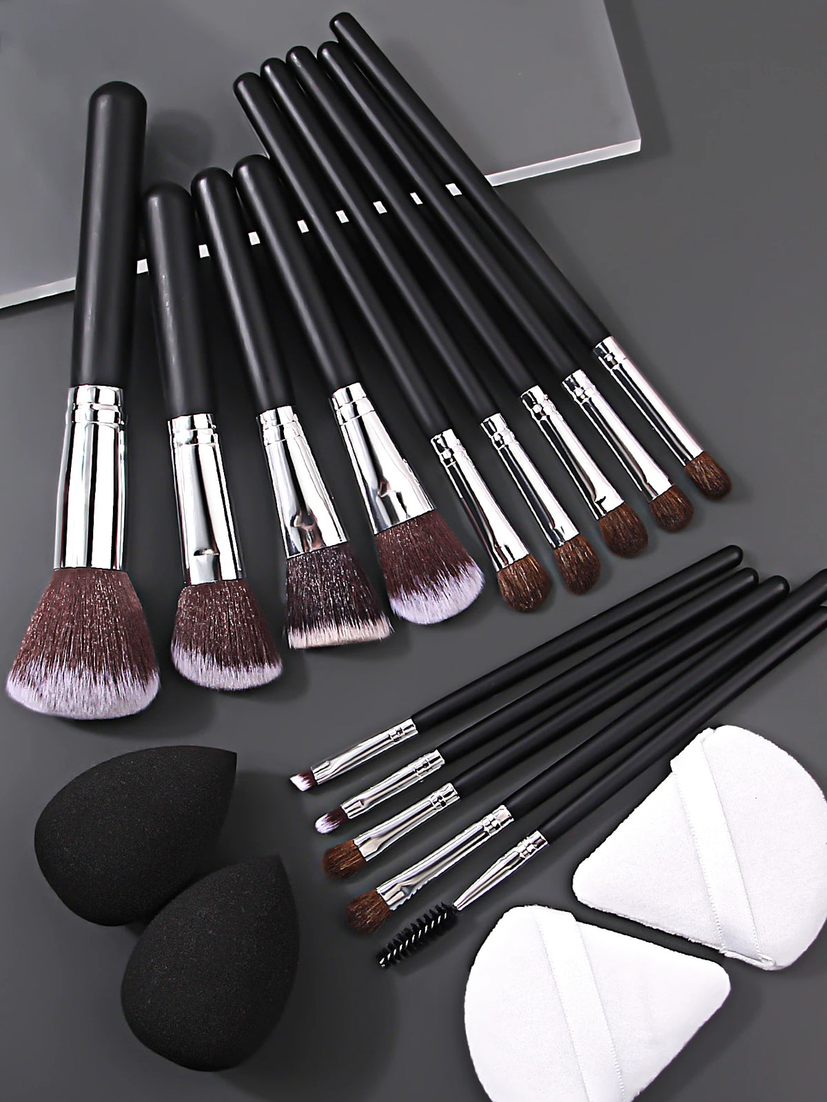 18-Piece Professional Makeup Brush Set – Wood & Wool Fiber Makeup Brush Set Nixie
