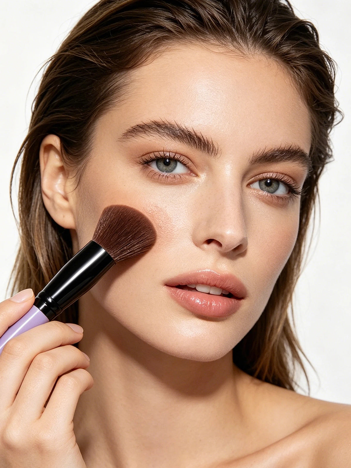 Angled Blush Contour Makeup Brush – Soft Fluffy Synthetic Hair Makeup Brush Nixie