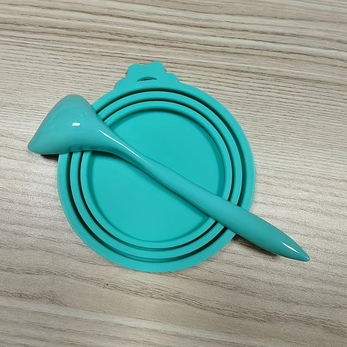 Silicone Pet Food Can Covers with Spoon – 2pc Reusable Set