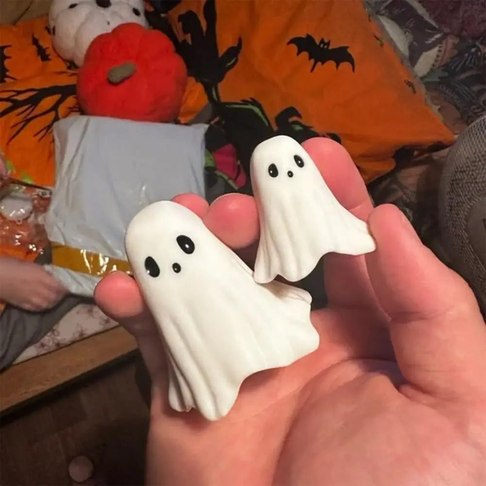 Halloween Cute Ghost Statuette Mini Resin Ornament Décor
