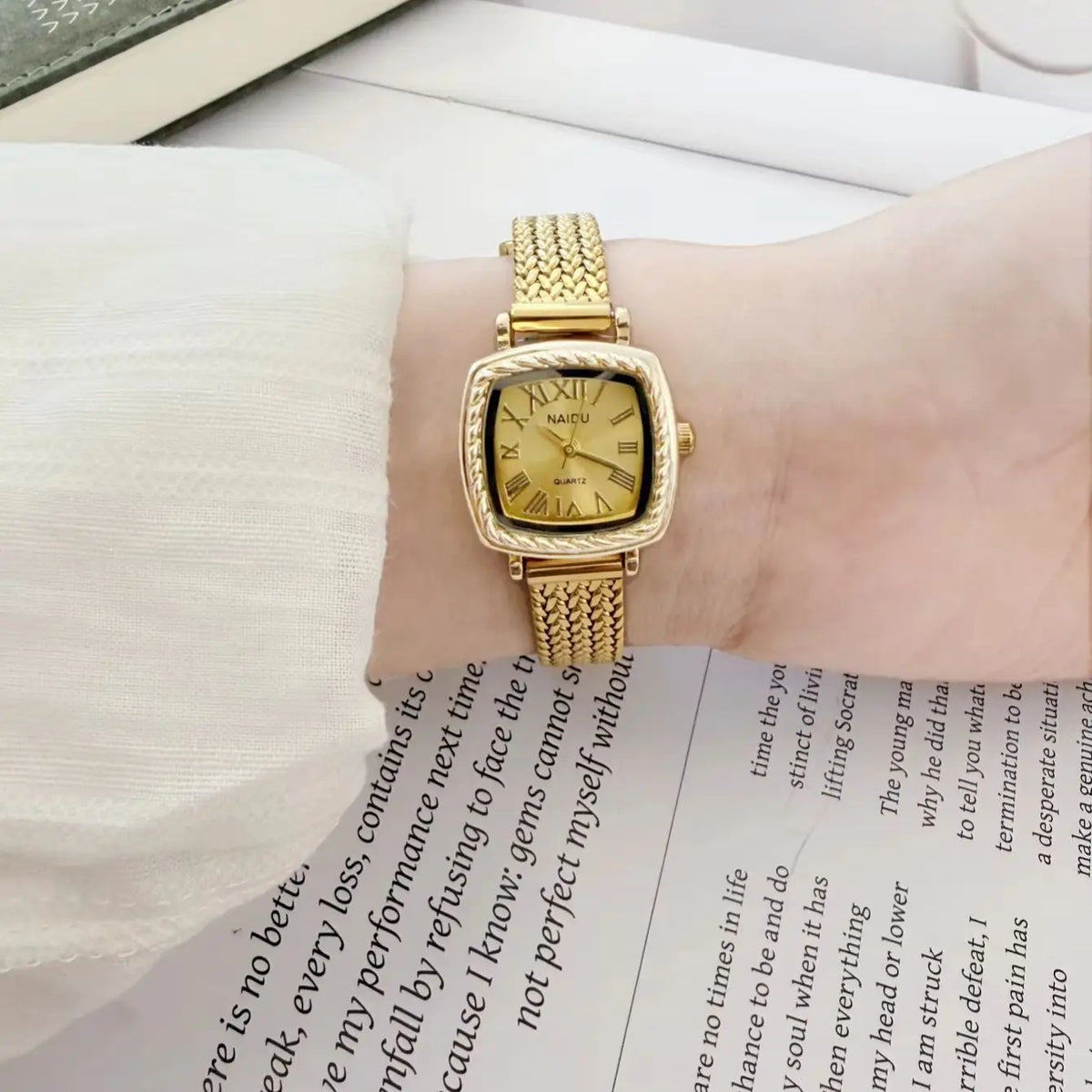 Gold Bohemian Retro Women's Watch – Roman Numeral Quartz