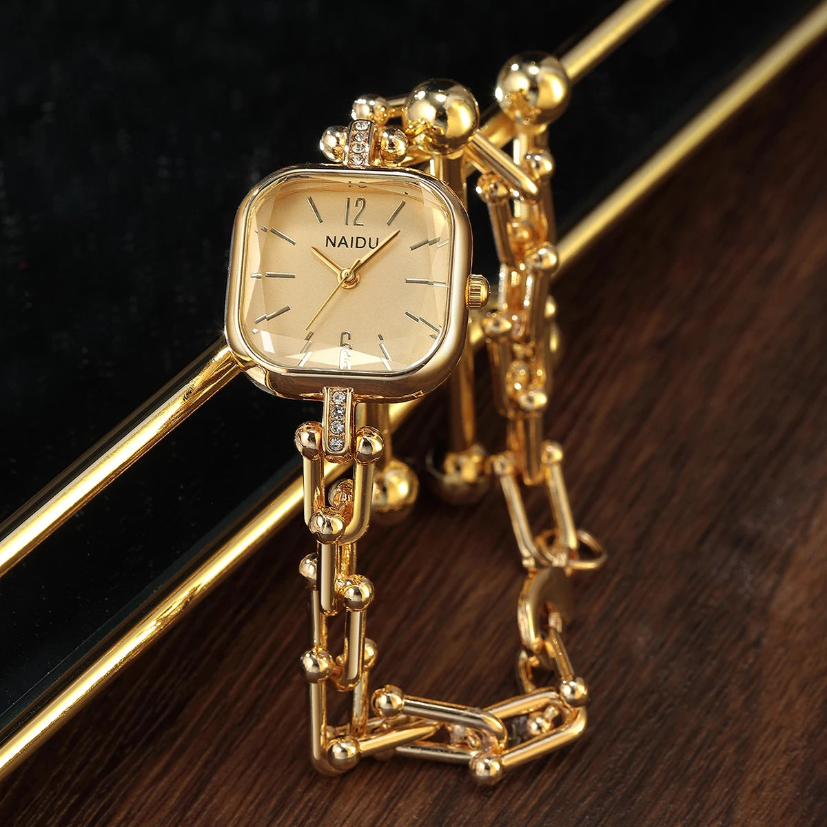 Gold Bohemian Retro Women's Quartz Watch – Roman Numeral Women's Fashion Watch Nixie