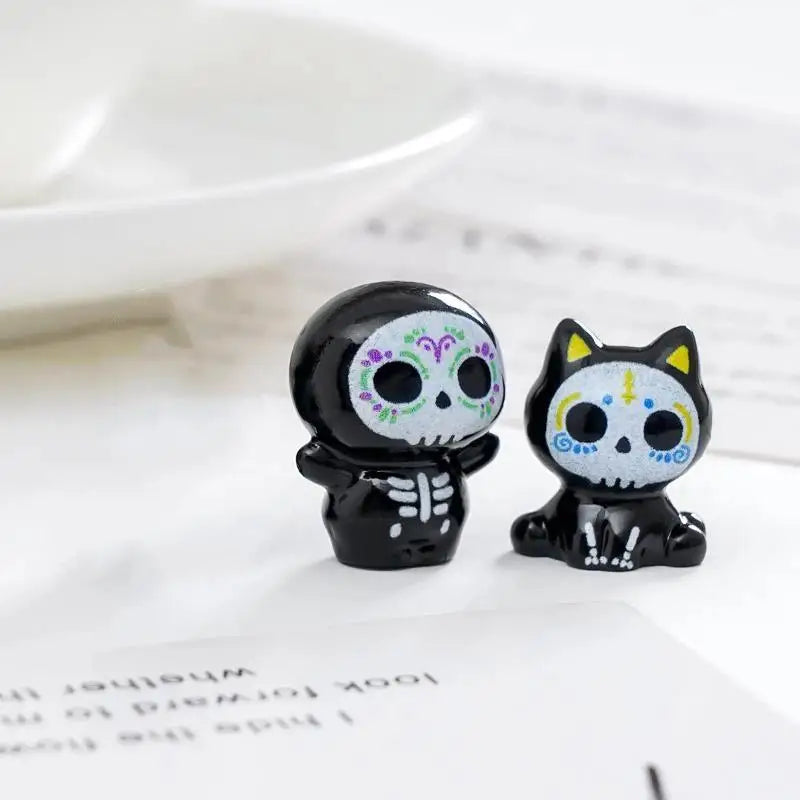 6 Mini Resin Sugar Skull Figurines – Halloween Day of Dead Décor Resin Skull Figurines Nixie