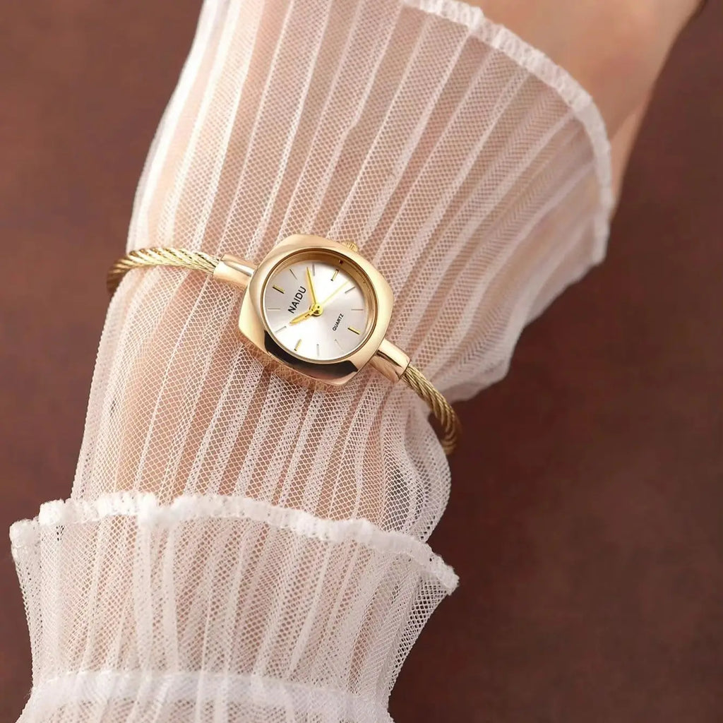 Women's Retro Quartz Watch – Stainless Steel Band, 3 Bar Women's Quartz Watch Nixie