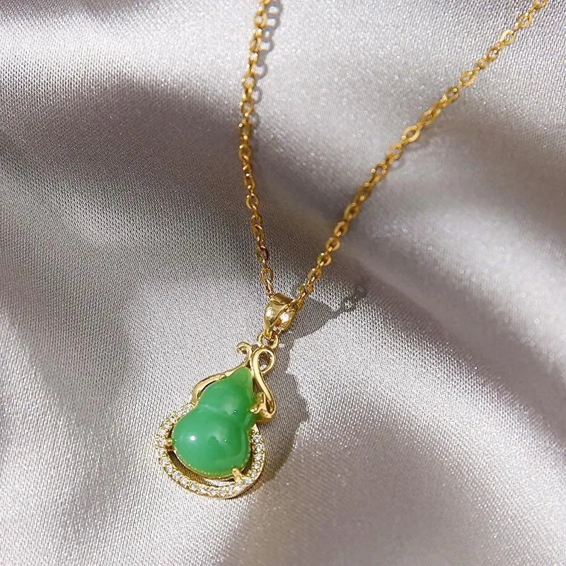 Green Gourd Copper Pendant Rhinestone Collarbone Necklace