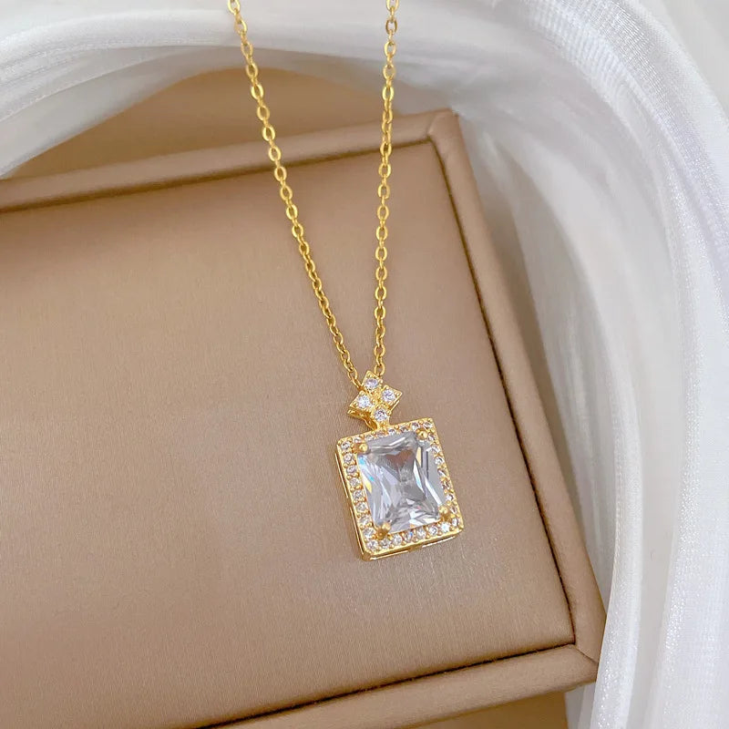 Women's Square Pendant Necklace – Gold Stainless Steel Chain Pendant Necklace Nixie