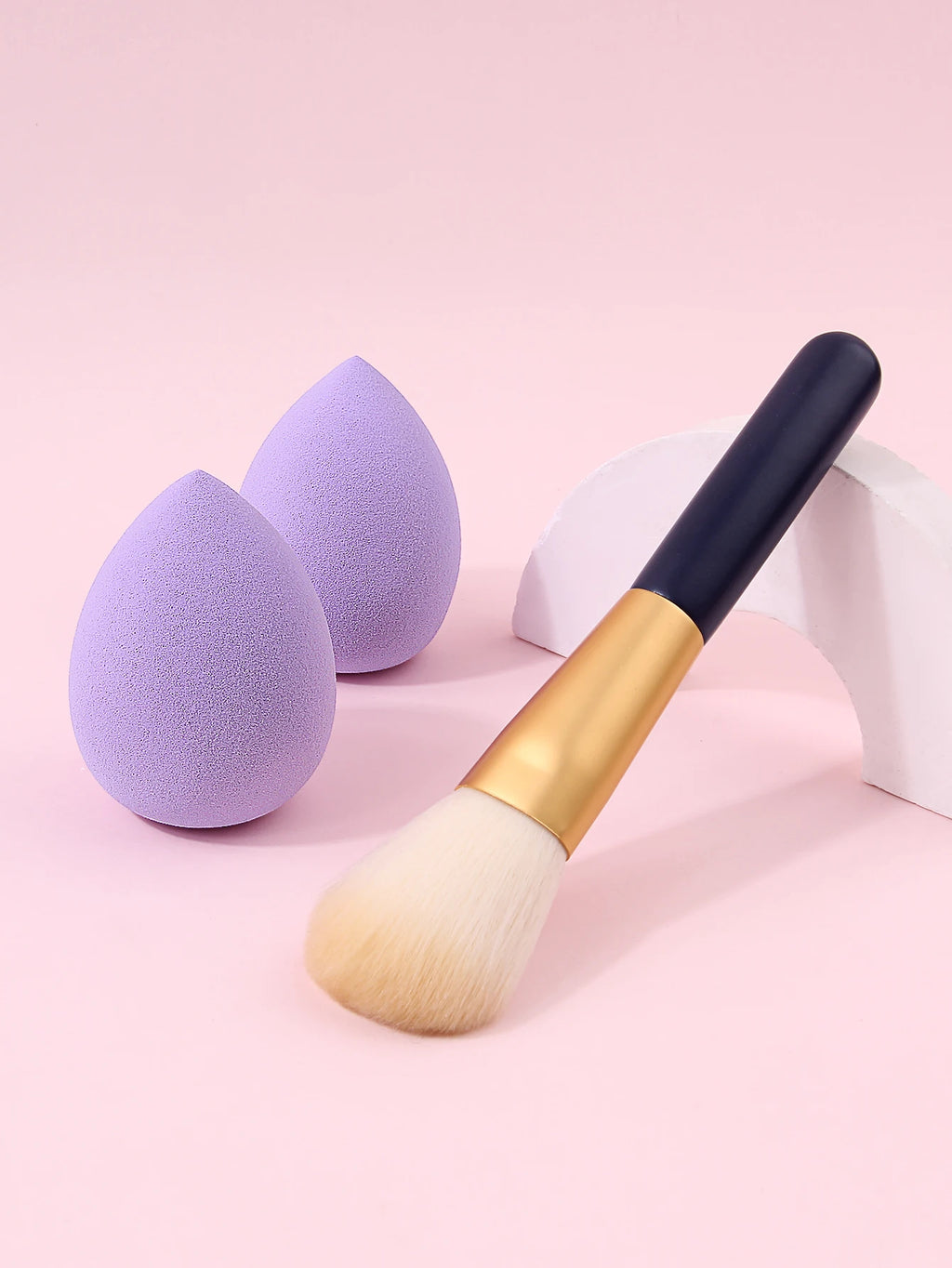 3-Piece Makeup Set: Blush Brush + 2 Water Drop Sponges Makeup Brush Set Nixie