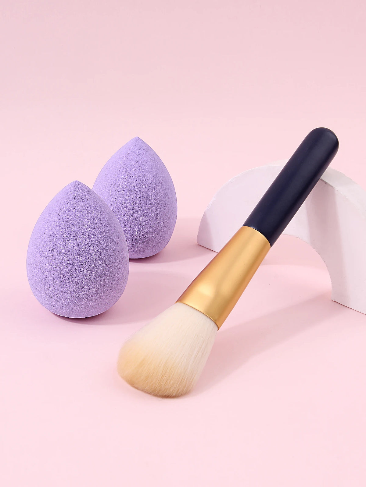3-Piece Makeup Set: Blush Brush + 2 Water Drop Sponges Makeup Brush Set Nixie