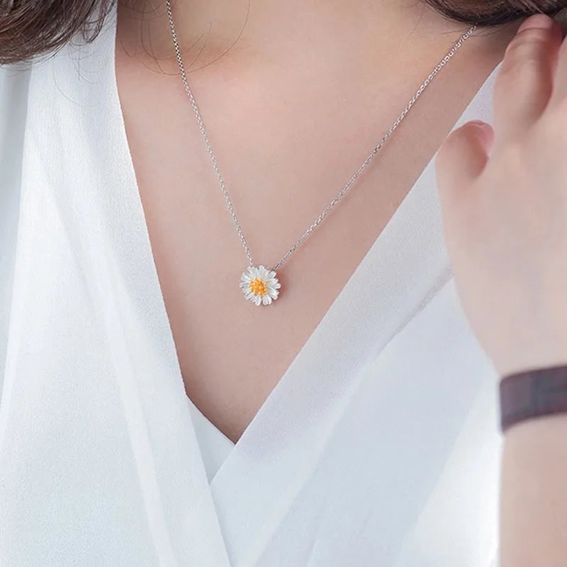 Sunflower Pendant Necklace Silver Choker for Women | Nixie Pendant Necklace Nixie