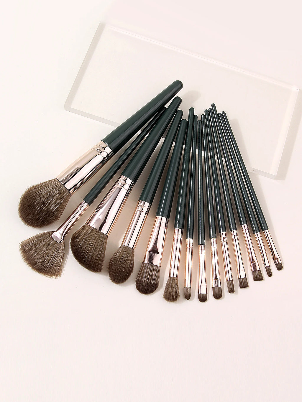 18-Piece Makeup Brush Set – Face, Eye, Sponges & Puffs Kit Makeup Brush Set Nixie