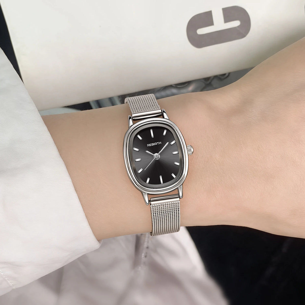 Retro Oval Silver Quartz Watch – Milanese Mesh Strap for Women Women's Quartz Watch Nixie