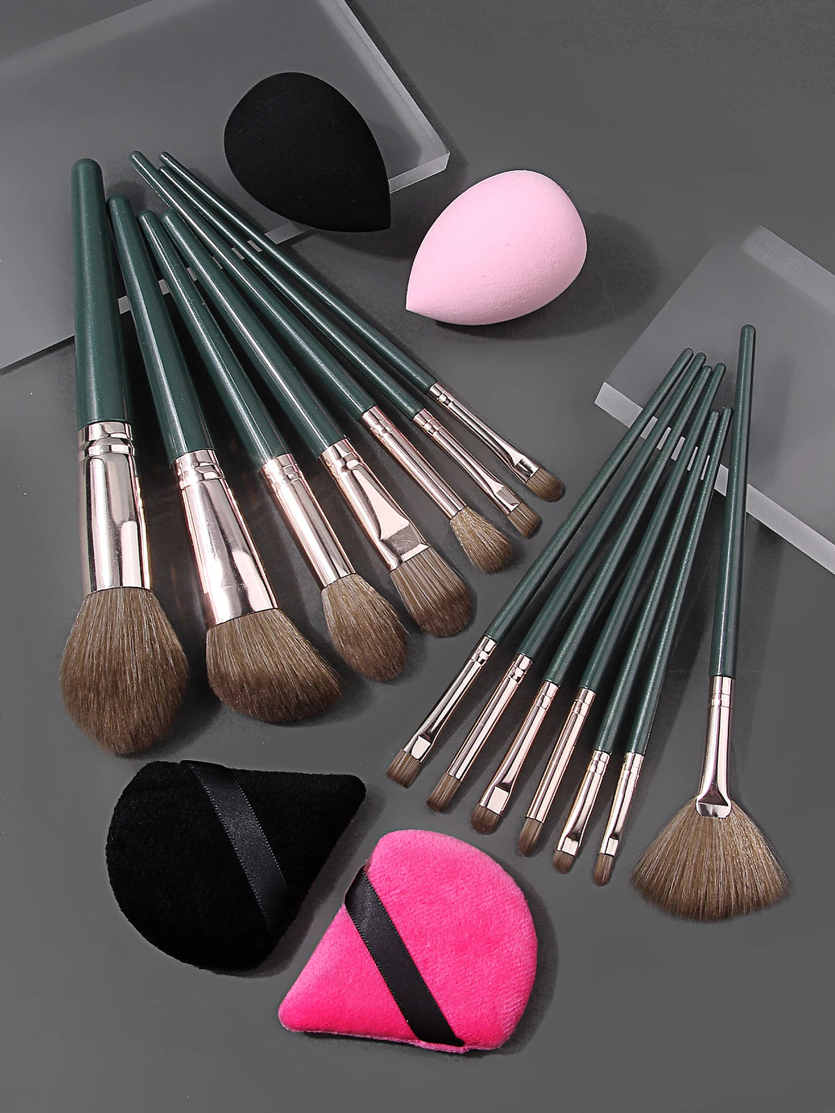 18-Piece Professional Makeup Brush Set – Eyeshadow & Face Makeup Brush Set Nixie