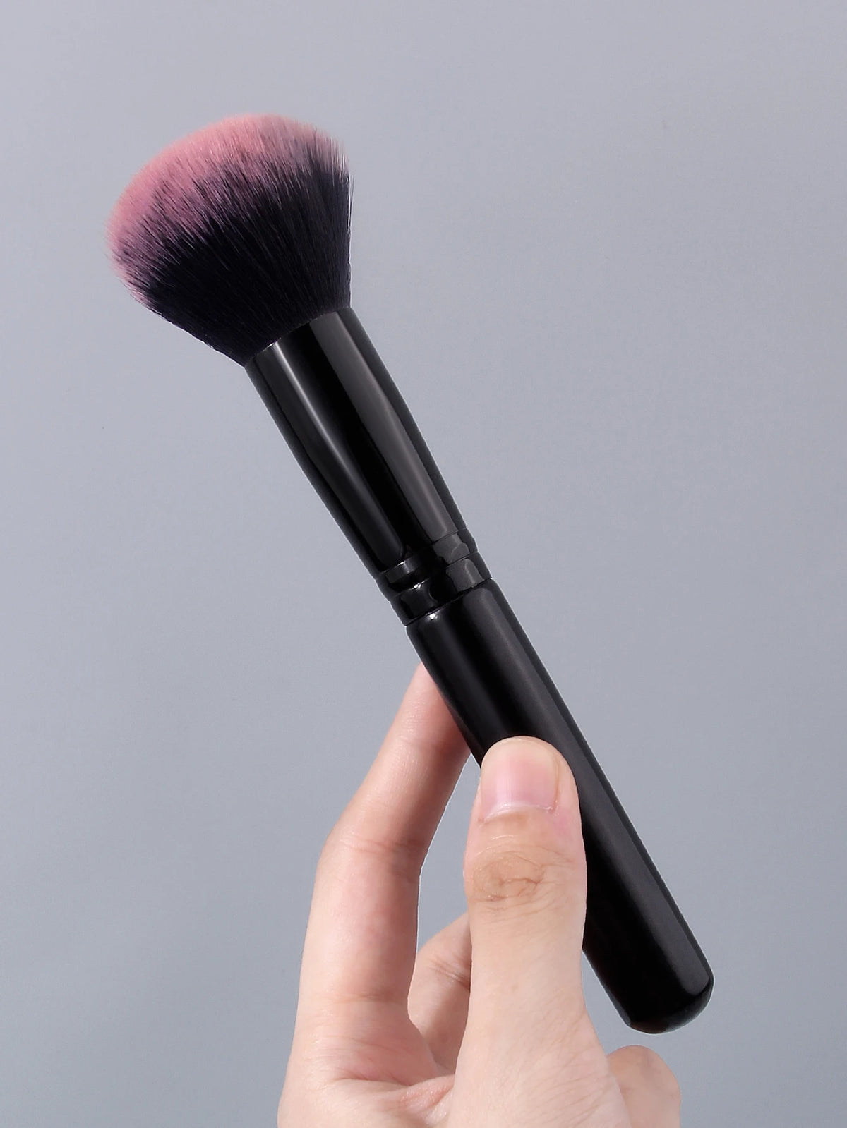 Ultra-Soft Blush Brush – Contour & Powder Makeup Brush