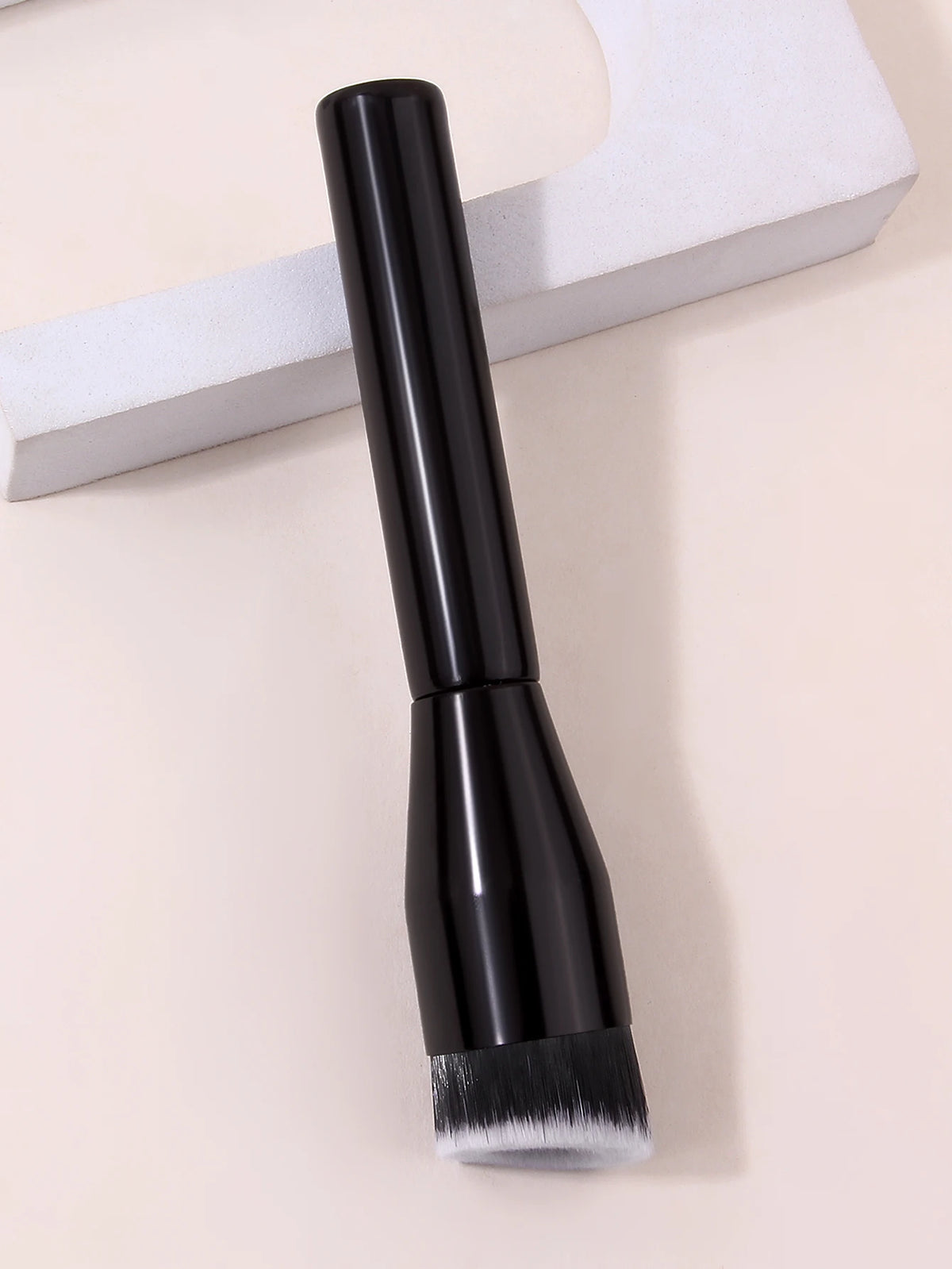 Nixie Facial Makeup Brush – Foundation, Blush & Contour Makeup Brush Nixie