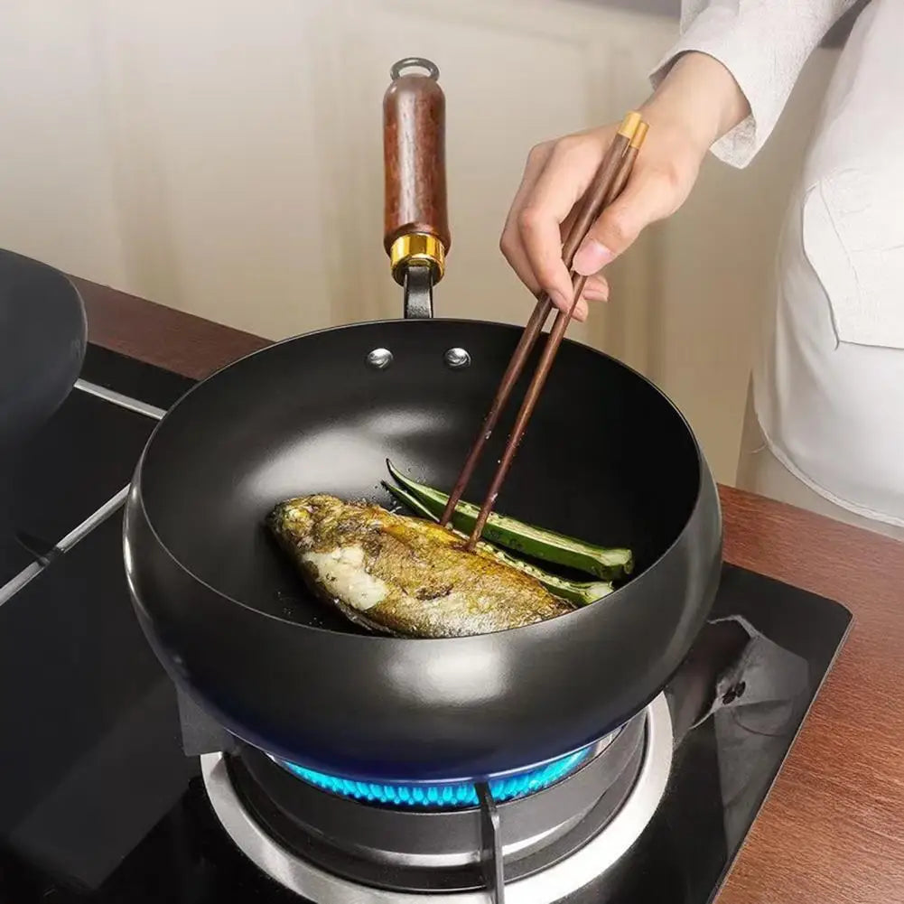 Forged Iron Wok with Wooden Lid – Nonstick, All Stovetops Iron Wok Nixie