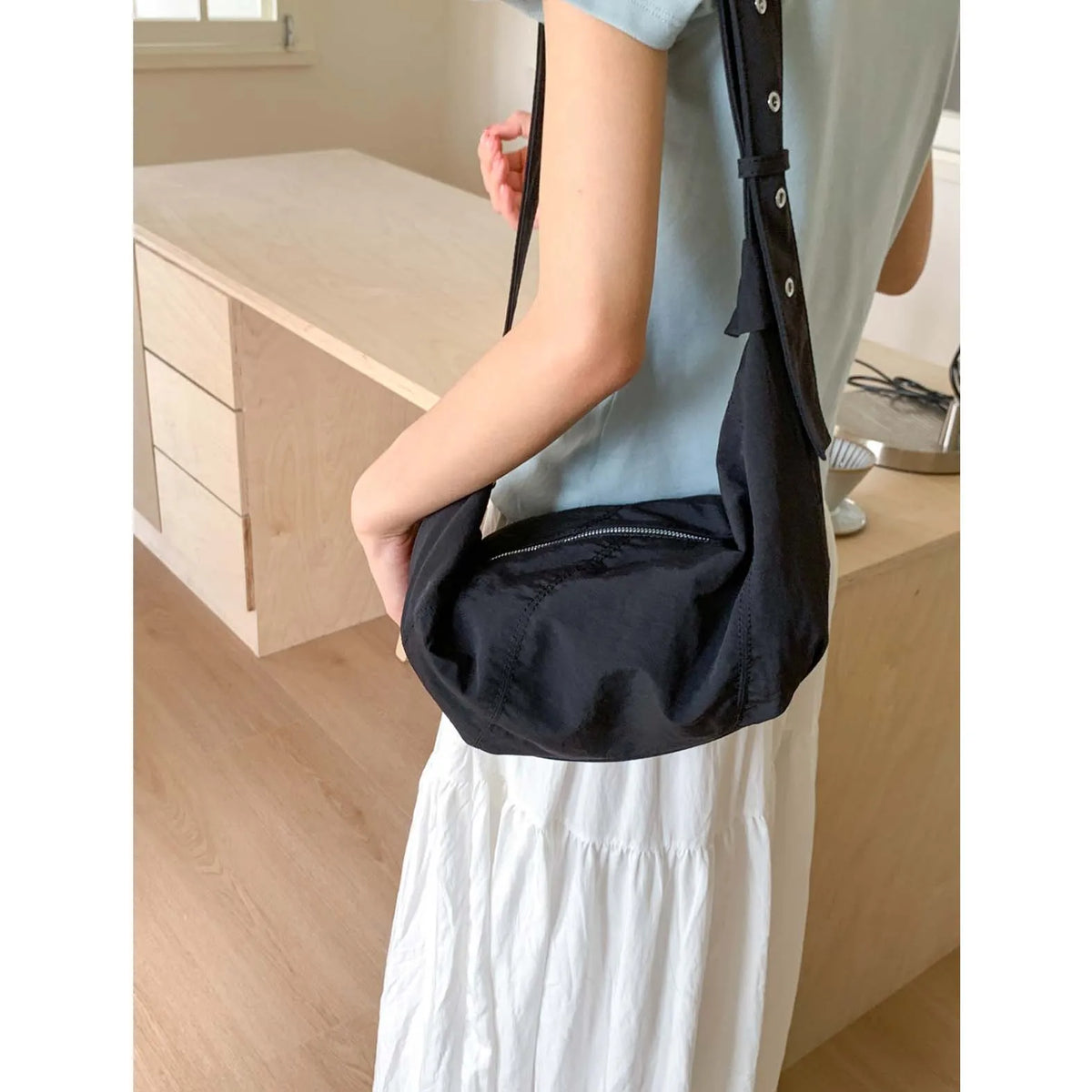 Women's Large Capacity Canvas Crossbody Shoulder Bag – Red