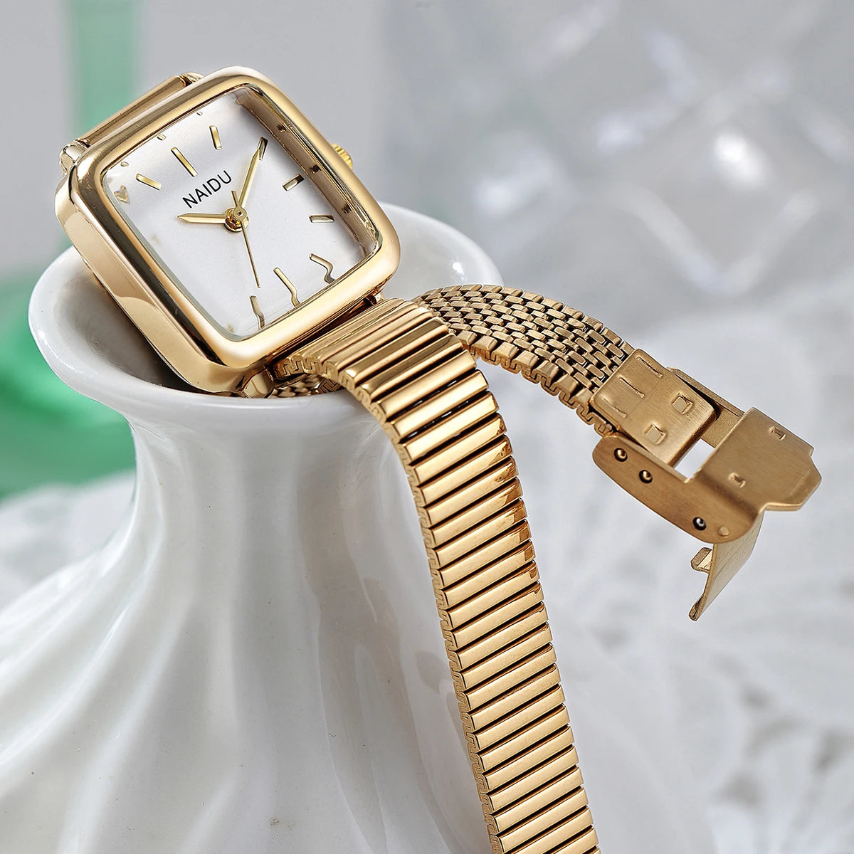 Women's Vintage Quartz Watch – Minimalist Numberless Dial