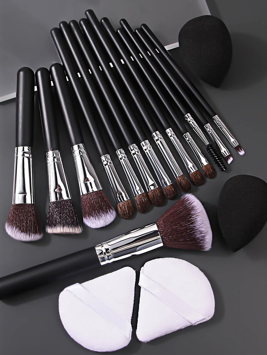 18-Piece Professional Makeup Brush Set – Wood & Wool Fiber Makeup Brush Set Nixie