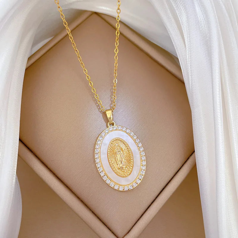 Egg-Shape Portrait Pendant Necklace | Gold Clavicle Chain Pendant Necklace Nixie