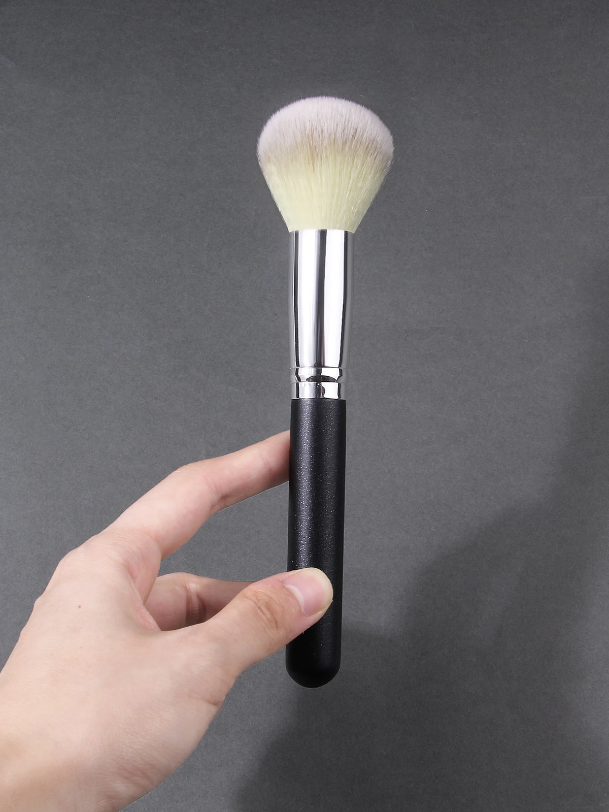 Three-Color Blush & Contour Brush – Wood Handle Makeup Tool