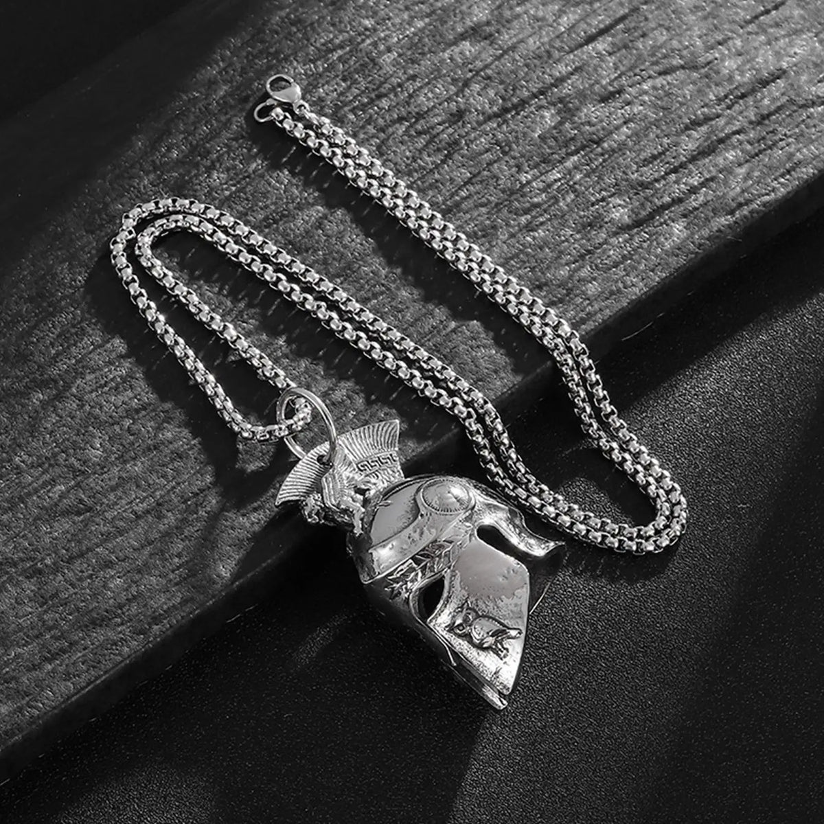 Retro Motorcycle Guardian Bell Roman Warrior Helmet Charm Pendant Motorcycle Bell Pendant Nixie