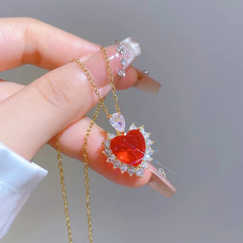 Heart Zircon Pendant Necklace – Gold Stainless Steel Choker
