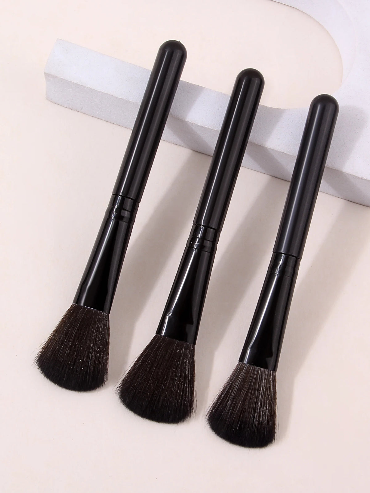 3-Piece Makeup Brush Kit – Powder, Blush & Loose Powder Set Makeup Brush Set Nixie