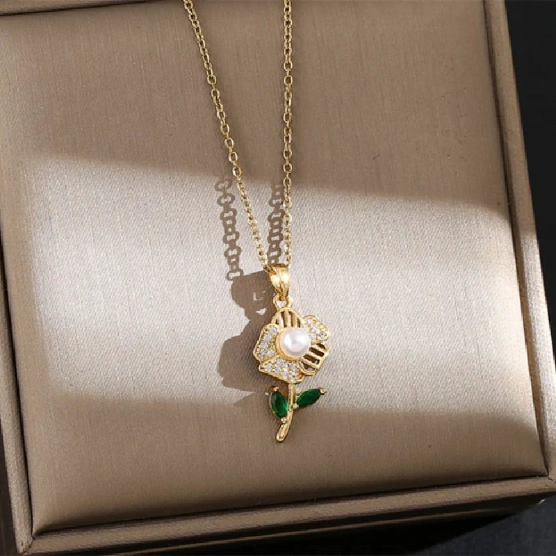 Gold Plated Flower Pendant Necklace – Copper & Steel Chain Pendant Necklace Nixie XL1997-8