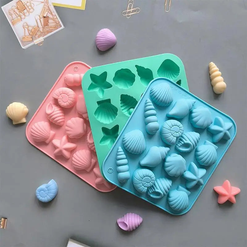 16-Cavity Seashell Silicone Mold – Chocolate, Candy & Baking
