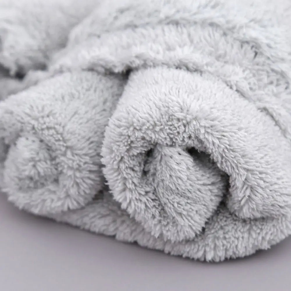 Bear-Shaped Coral Fleece Hand Towel – Soft & Absorbent Novelty Hand Towel Nixie