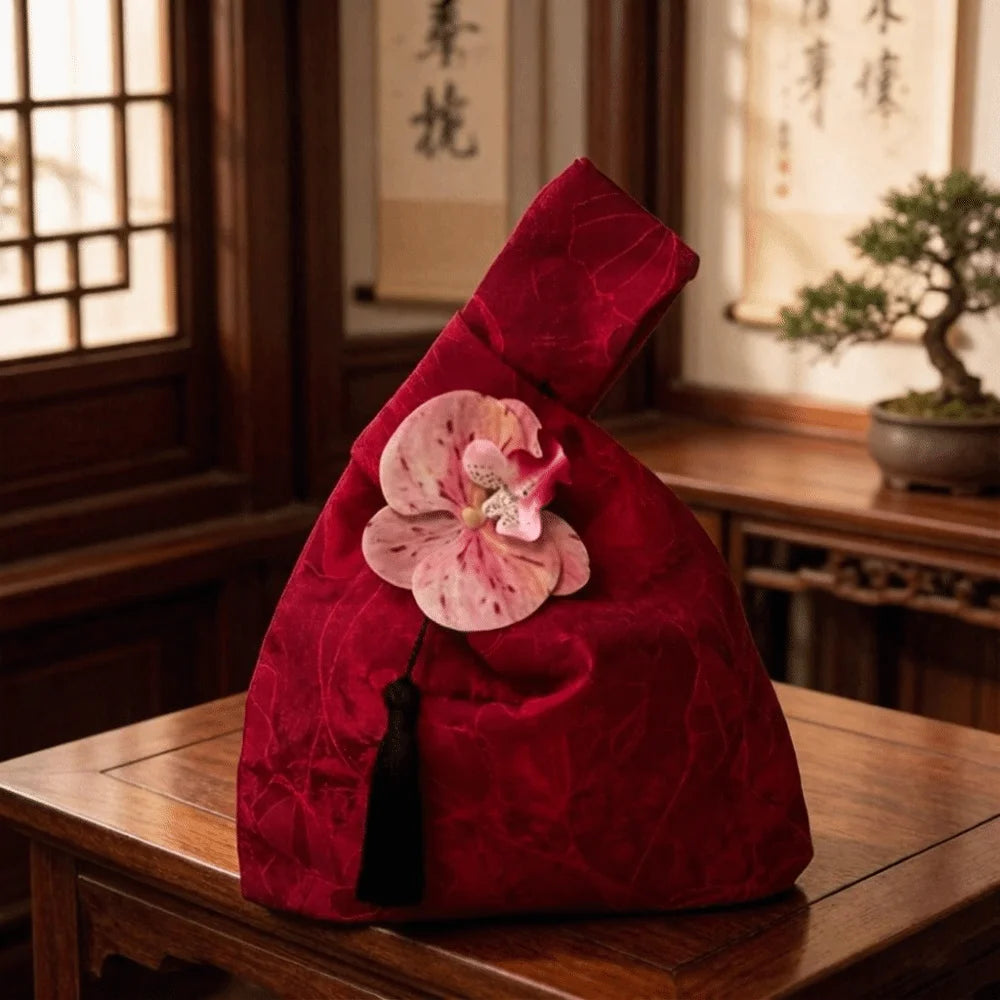 Chinese Style Tassel Wrist Bag – Elegant Cosmetic & Gift Bag Wrist Bag Nixie
