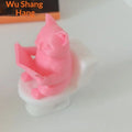 3D Printed Pig on Toilet Figurine – Funny Cartoon Desk Décor Novelty Figurine Nixie A2
