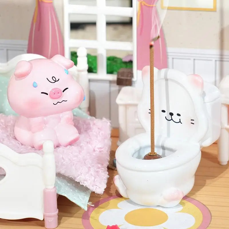 Cute Pig Toilet Figurine – Whimsical Mini Desk Ornament Decorative Figurine Nixie