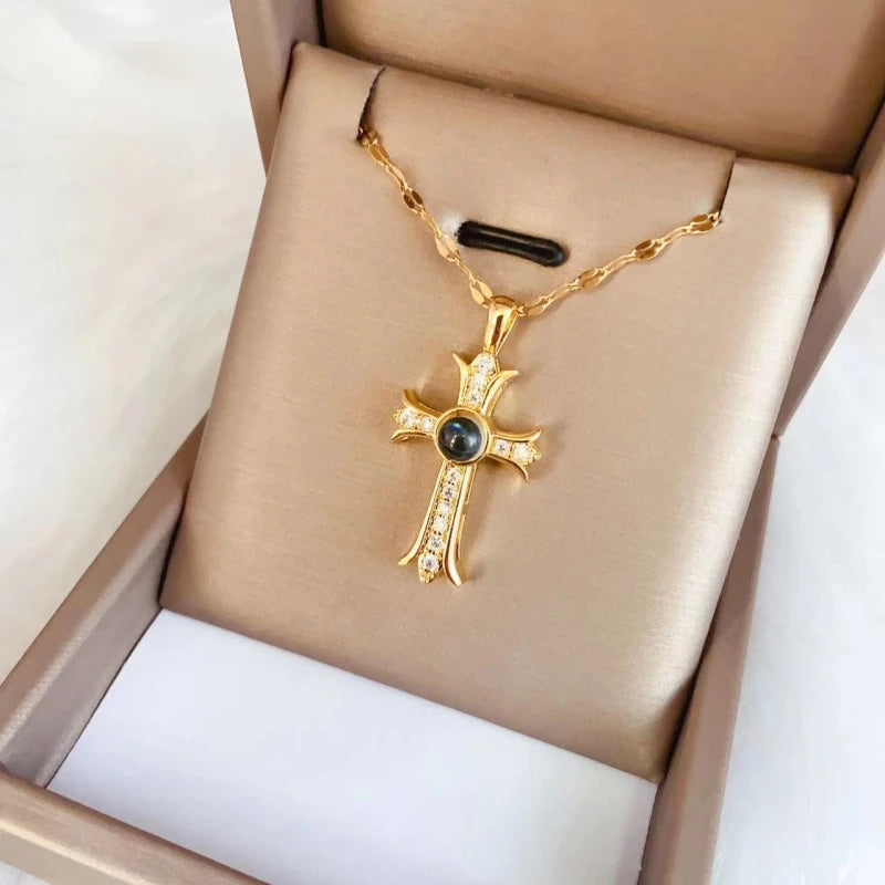Women's Projection Pendant Necklace – "I Love You" Clavicle Chain Pendant Necklace Nixie