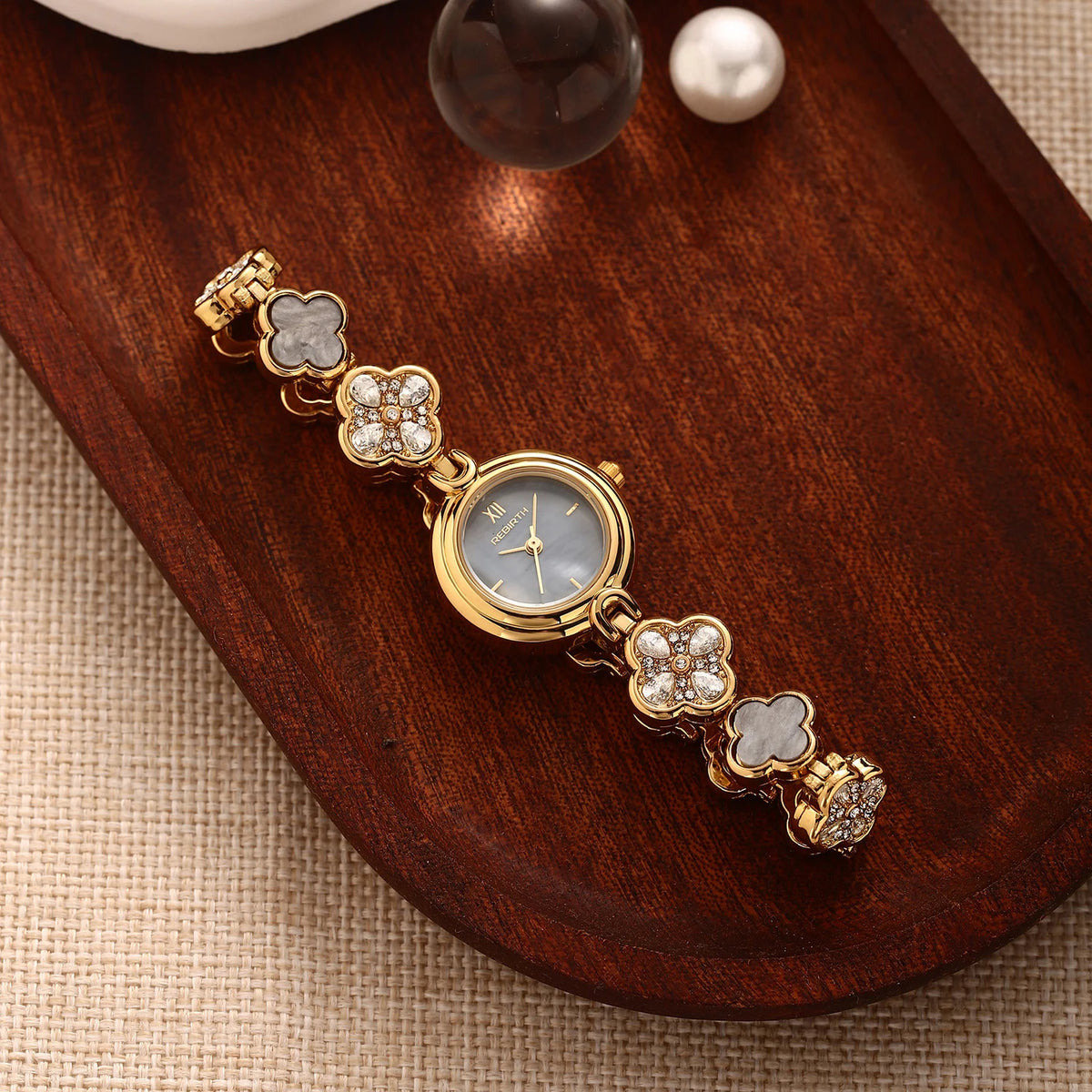 REBIRTH Four-Leaf Clover Mother-of-Pearl Women's Quartz Watch Women's Quartz Watch Nixie