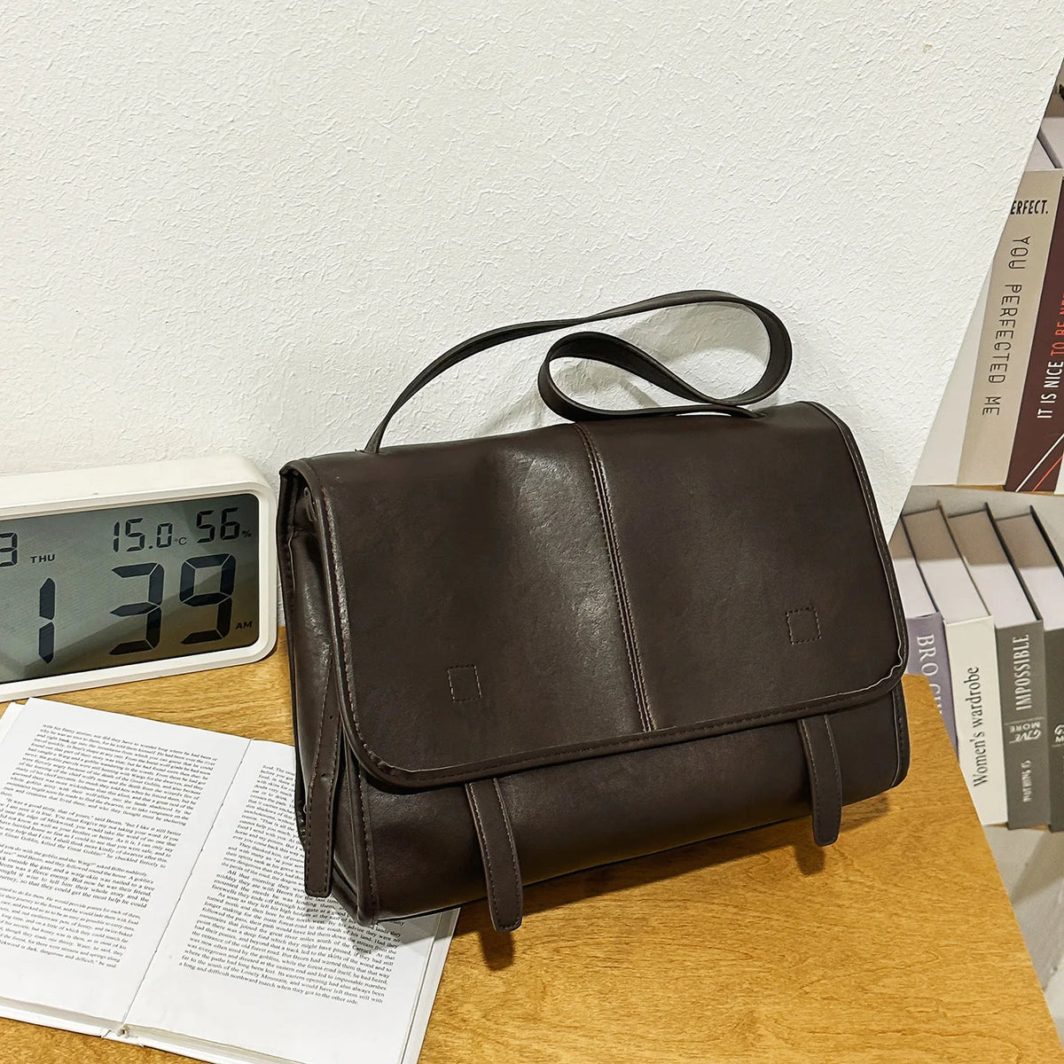 PU Leather Messenger Bag – Waterproof Vintage Crossbody Shoulder Bag Leather Messenger Bag Nixie Brown