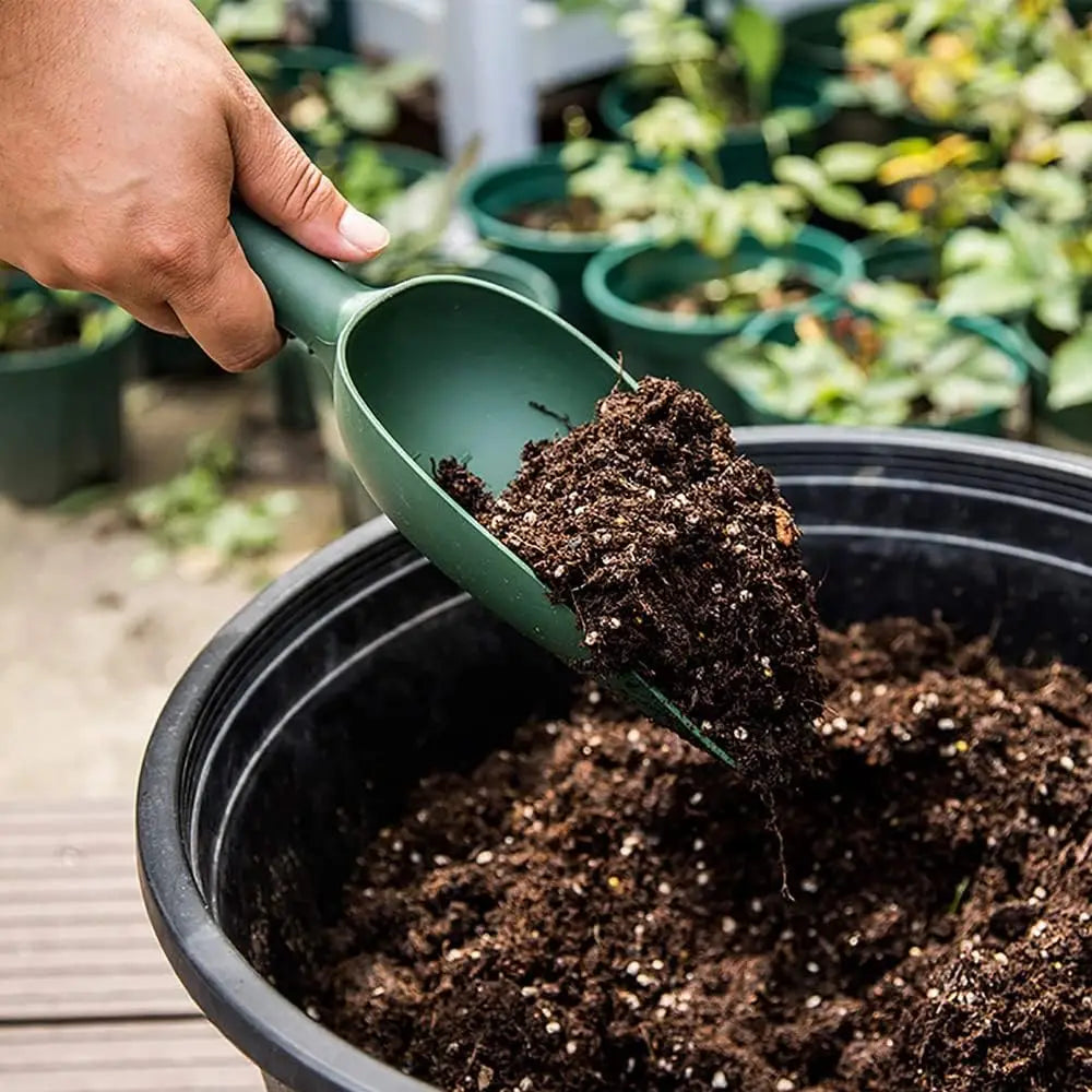 Plastic Garden Hand Trowel – Planting, Digging & Scoop Tool
