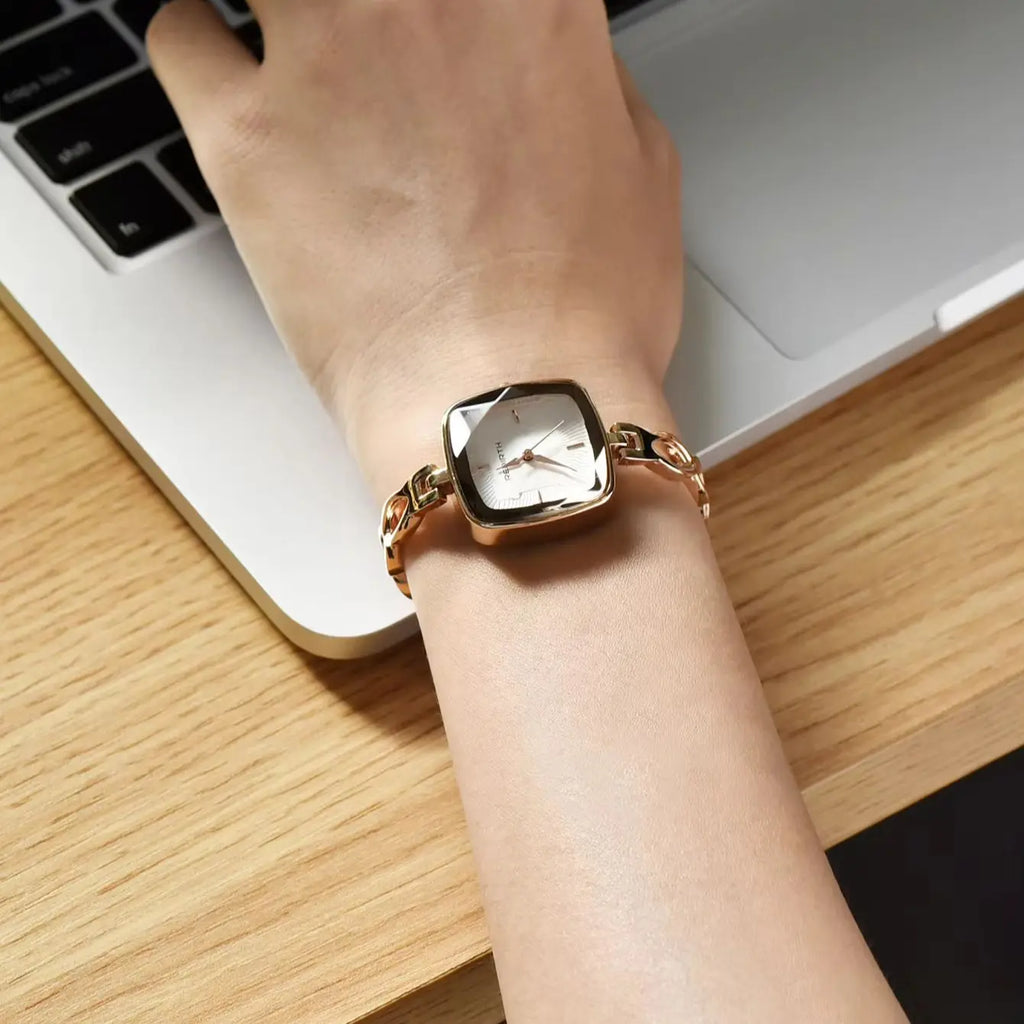 REBIRTH Luxury Bracelet Quartz Watch – Roman Numeral Dial Bracelet Quartz Watch Nixie