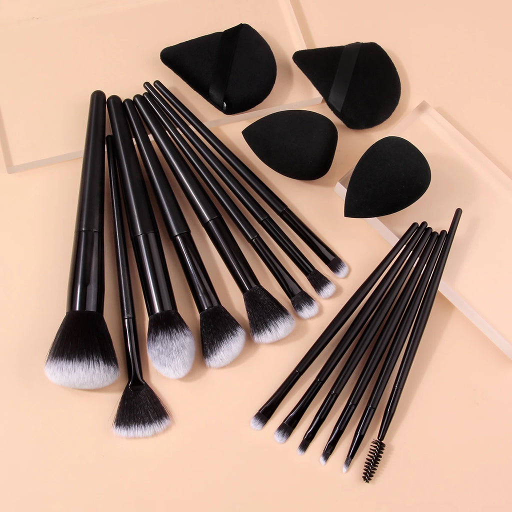 18PCS Makeup Brush Set with Sponges & Puffs – Soft Synthetic Makeup Brush Set Nixie