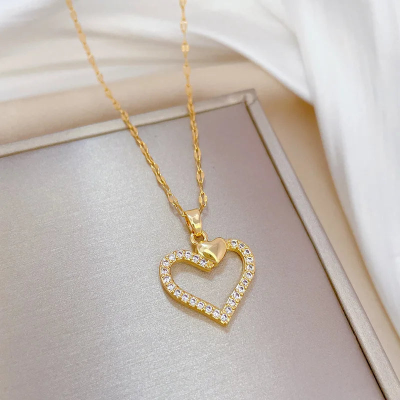 Heart Pendant Choker Necklace – Gold Stainless Steel Women's Pendant Necklace Nixie