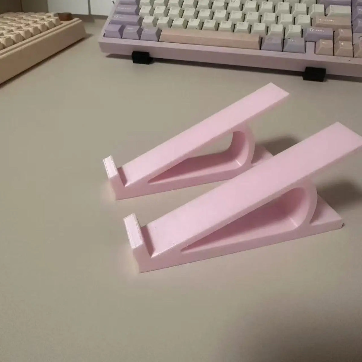 Ergonomic Keyboard Riser Stand – Anti-Slip, Multi-Color