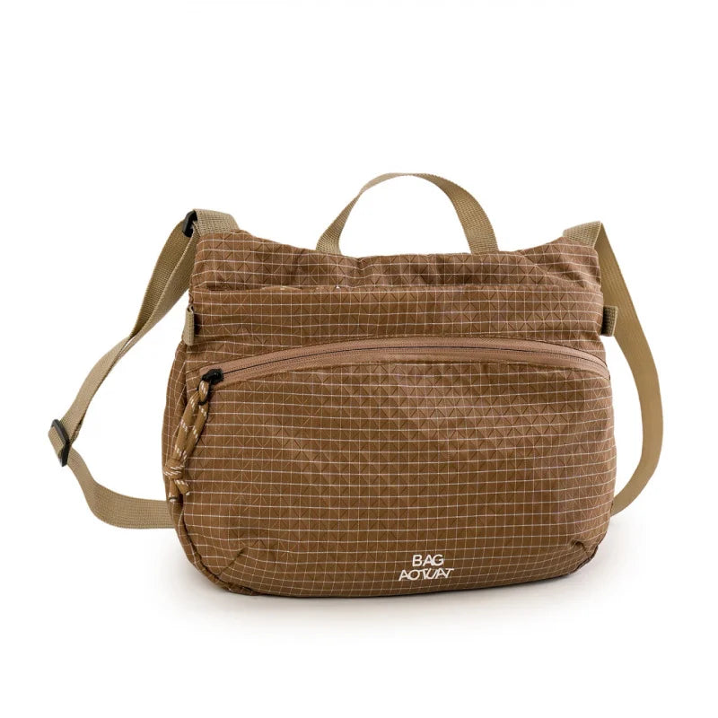 Lightweight Water-Resistant Crossbody Bag – Unisex Messenger Crossbody Bag Nixie
