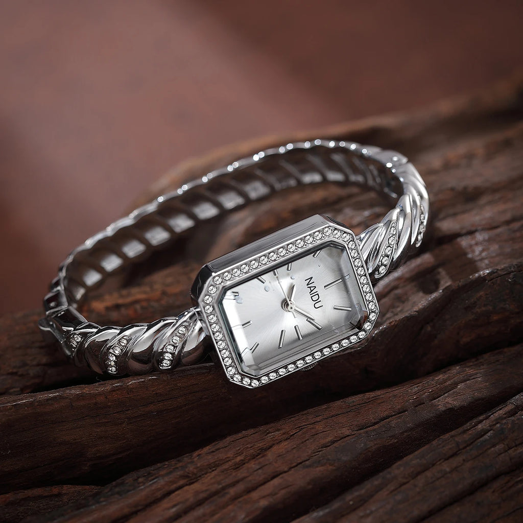 Casual Luxury Bracelet Watch – Quartz, Alloy, Numberless Dial Bracelet Watch Nixie